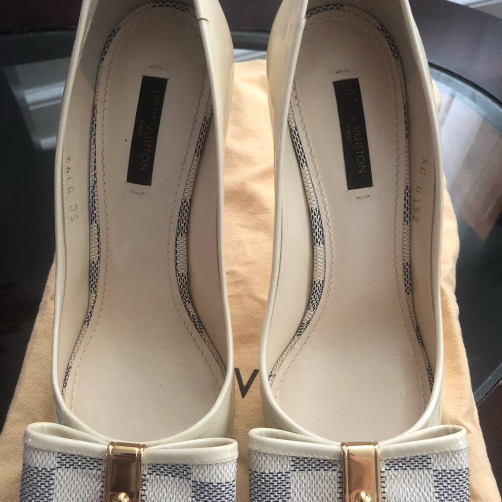 Louis Vuitton Valentine Heels *never worn!* - Picture 2 of 5